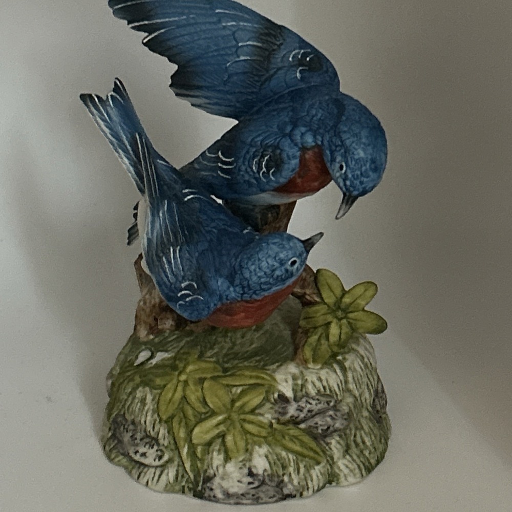 Gorham Porcelain Blue Bird Music Box Figurine, #8495A‎